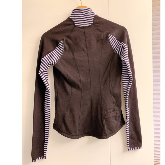 LuluLemon U-turn pullover - Picture 4 of 4